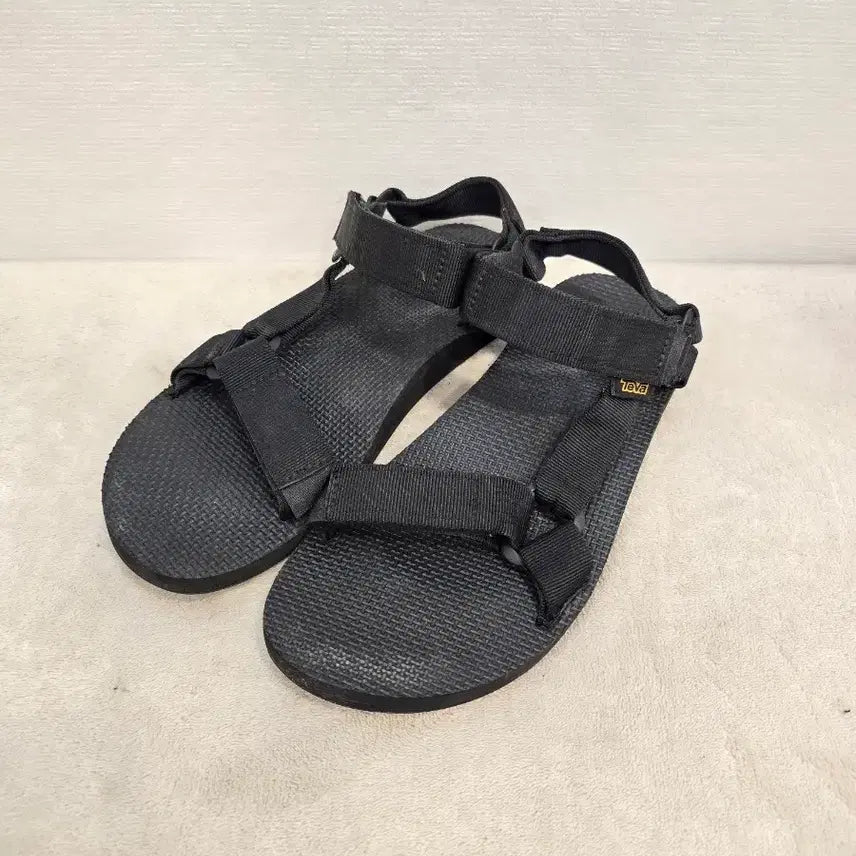 [BUNJANG] Teva Black Strap Sandals Size 250 / 테바 블랙 스트랩 샌들 250