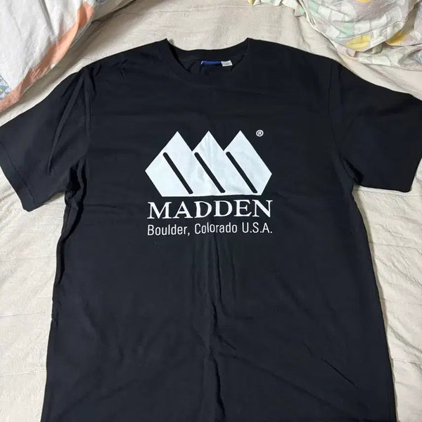 [BUNJANG] MADDEN Black Short Sleeve T-Shirt - Size L / MADDEN 블랙 반팔 티셔츠 L