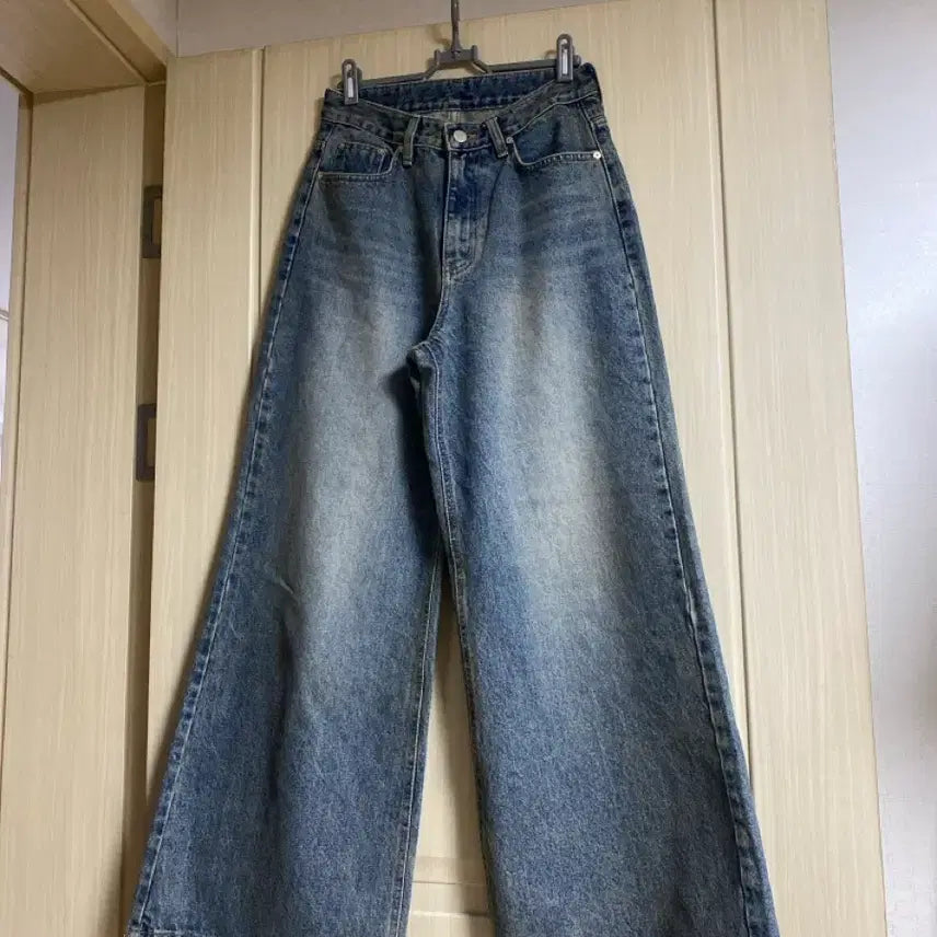 [BUNJANG] Sample Long Wide Bootcut Jeans / 샘플 롱 와이드 부츠컷 청바지