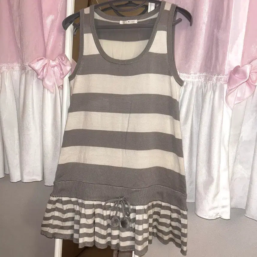 [BUNJANG] Morigirl Hagumi Stripe Pom Pom Knit Dress / 모리걸 하구미 스트라이프 폼폼이 니트 원피스