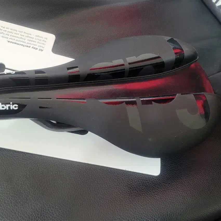 [BUNJANG] Fabric Line S Pro Team Carbon Saddle 142mm / 패브릭 라인 s  프로팀  카본안장  142