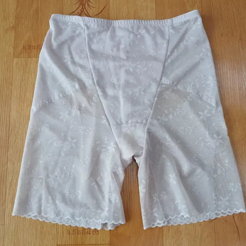 [BUNJANG] Lace Embroidered Women's Undershorts / 여성속옷