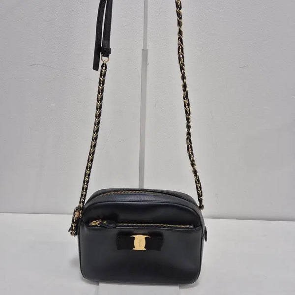 [BUNJANG] Ferragamo Lydia Ribbon Chain Crossbody Bag / 페레가모 리디아 리본 체인 크로스백 21F568