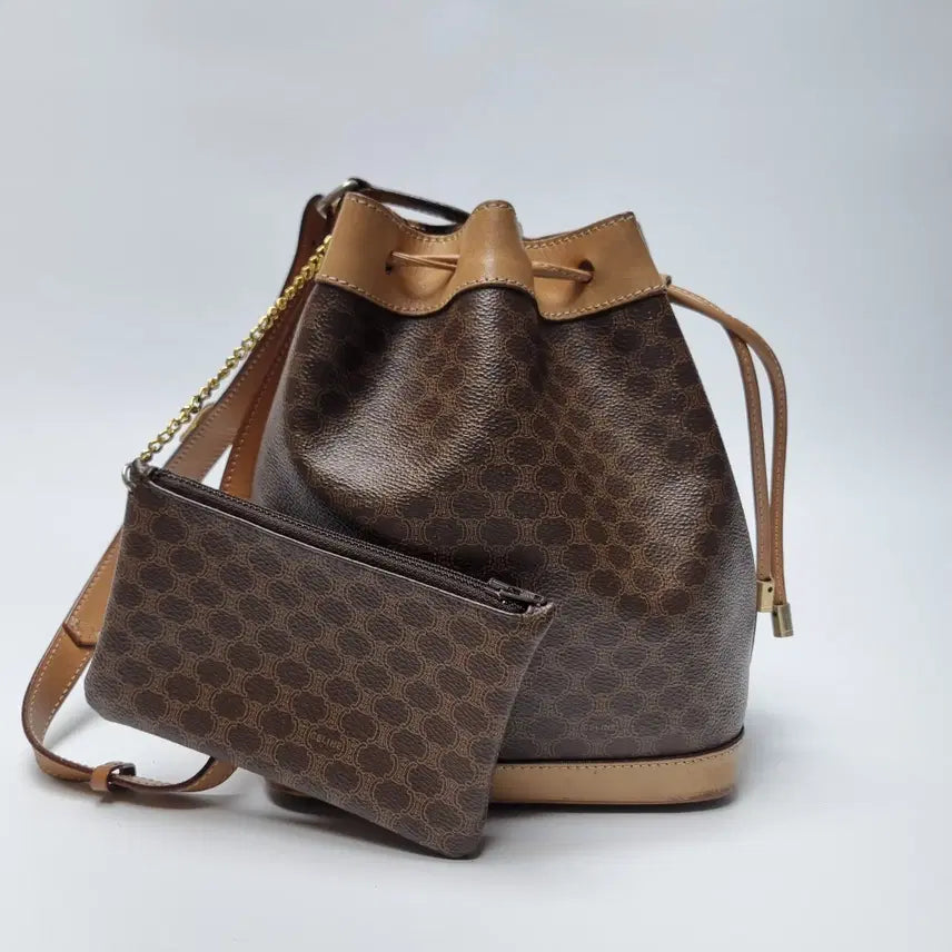 [BUNJANG] Celine Triomphe Macadam Bucket Shoulder Bag with Pouch / 셀린느 CELINE 트리옹프 마카담 버킷백 숄더백(최상급, 파우치포함)
