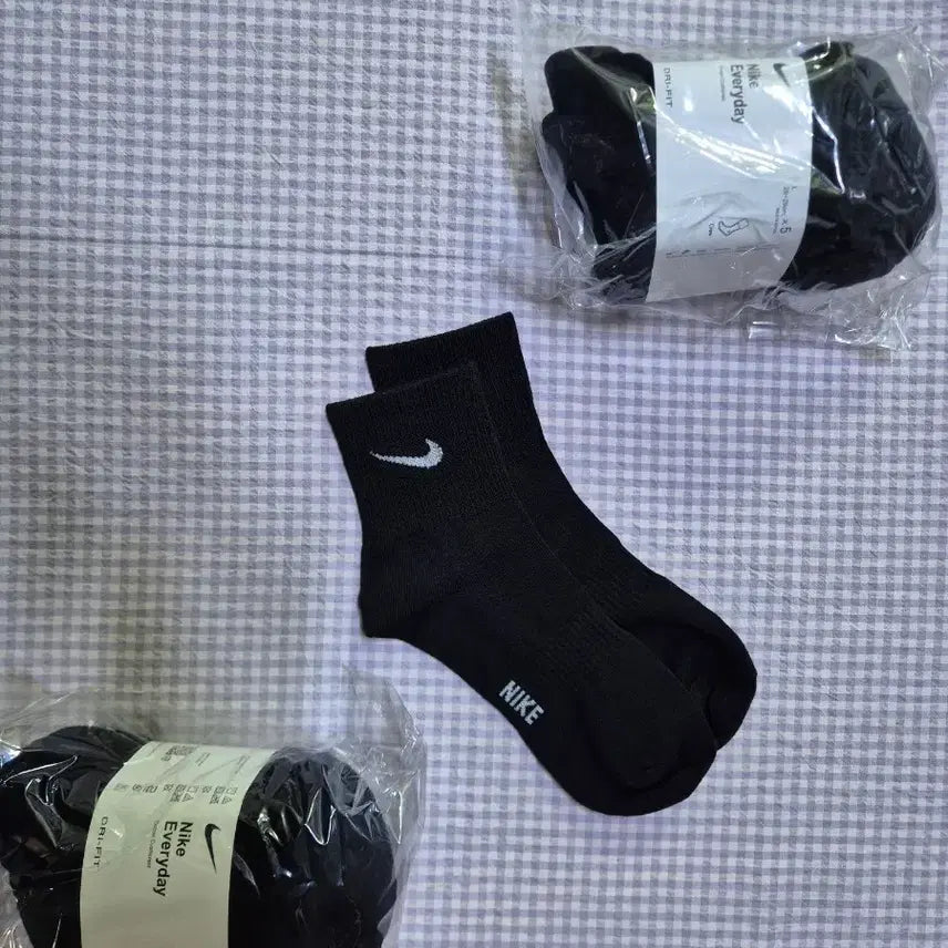 [BUNJANG] Nike Men's Mid-Crew Socks (10 Pairs) / 나이키 남성 중목 양말 검정색 10켤레 데일리 가성비