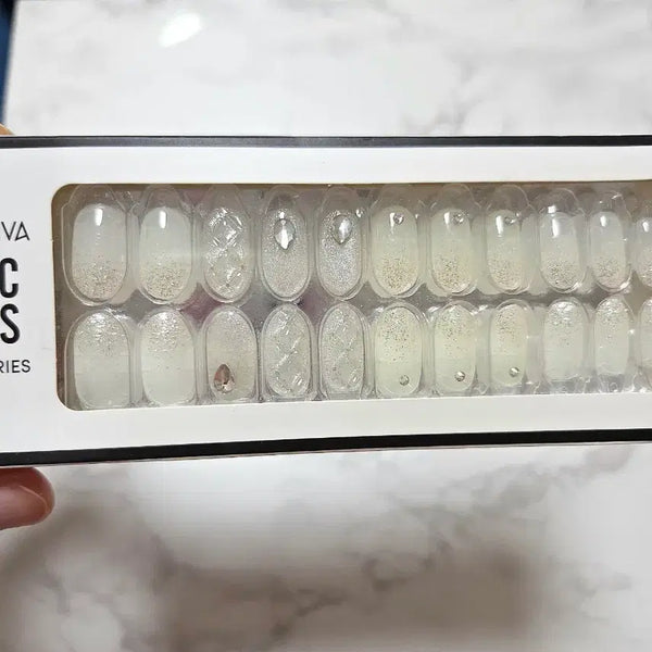 [BUNJANG] Adhesive Nail Tips Set - Wedding Design with Glitter and Charms / 붙이는 네일팁 세트 웨딩 파츠 글리터