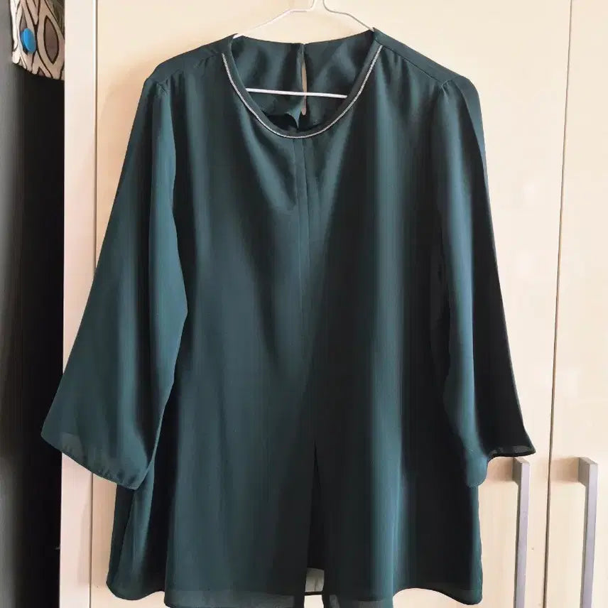 [BUNJANG] Emerald Green Blouse / 에메랄드 그린 블라우스 7부