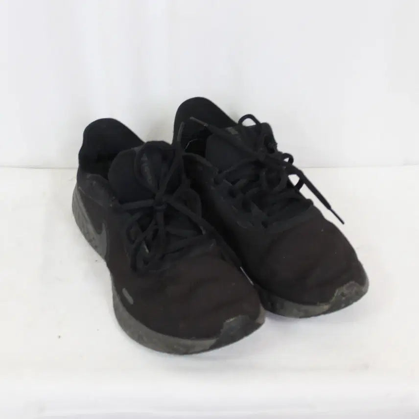 [BUNJANG] Nike Men's Revolution 5 Running Shoes (260mm) Black / [정품] 나이키(NIKE) 남성 레볼루션 5 러닝화 (260) 상상샵