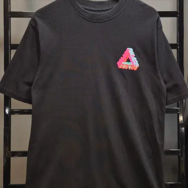 [BUNJANG] Palace Tri-Ferg 3D Multi-Color Logo Short Sleeve T-Shirt Black XL / [XL] 팔라스 트라이퍼그 3D 멀티 컬러 로고 반팔 티셔츠 블랙 5.9