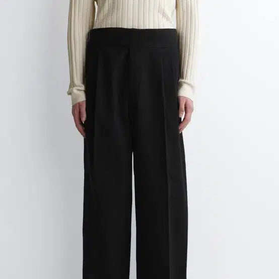 [BUNJANG] COS Belt Detail Pleated Wide Leg Trousers / COS 코스 벨트 디테일 플리츠 와이드 레그 트라우저 44
