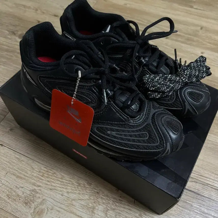 [BUNJANG] Nike x Supreme Air Max 98 TL Black / 나이키 x 슈프림 에어맥스 98 TL 블랙 (250)