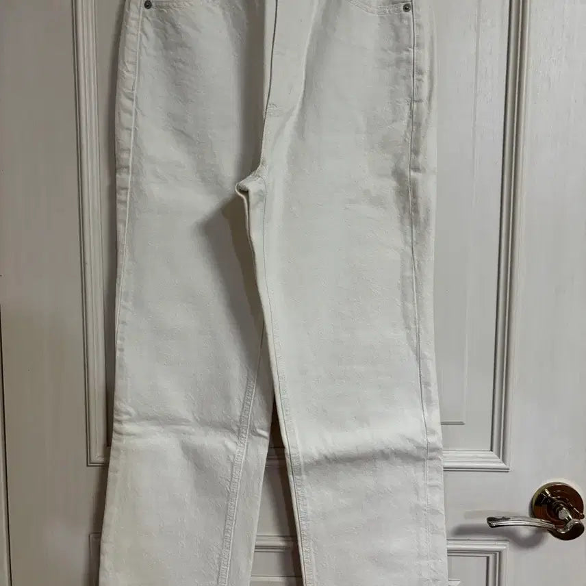 [BUNJANG] GU White Straight Leg Trousers / GU 흰색 일자바지