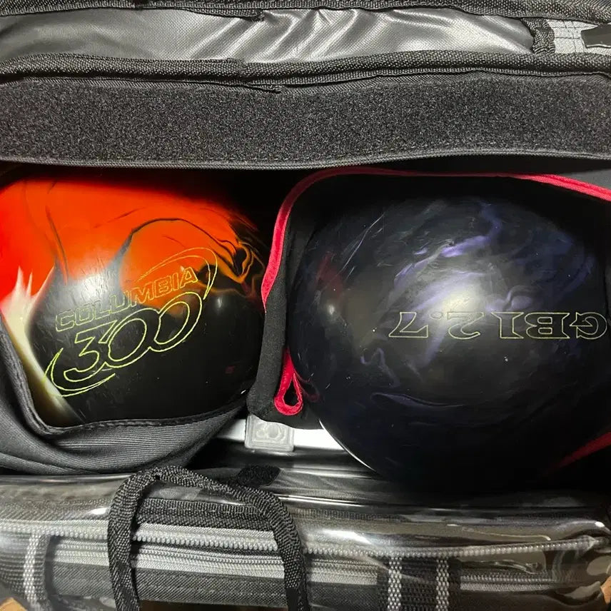 [BUNJANG] Bowling Ball Set with Equipment and Bag / 볼링공 3구+각종 장비+볼링공 가방 팝니당!