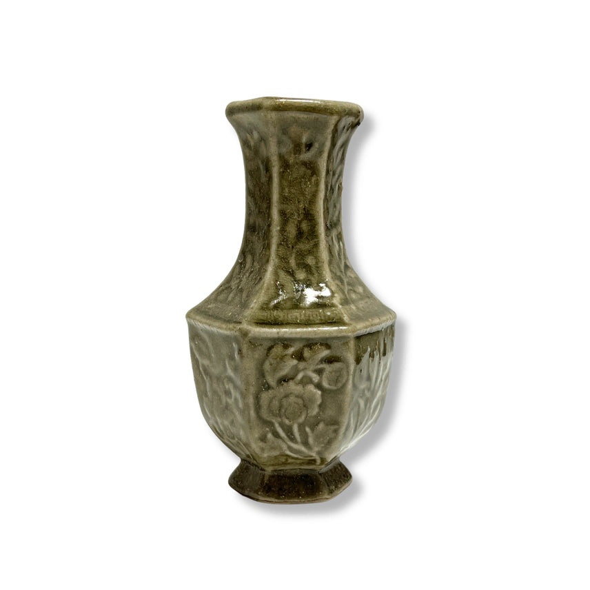 [BUNJANG] Celadon Porcelain Long Neck Bottle with Floral Design (Song Dynasty Style) / 용천육방초화문장경병 [중국도자기]
