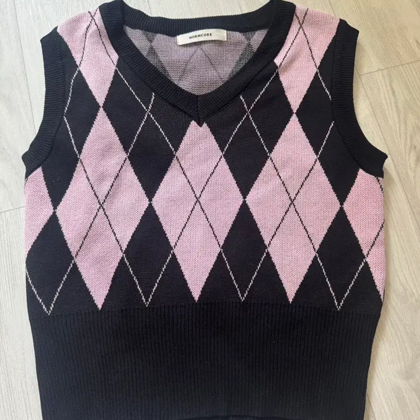 [BUNJANG] Pink Argyle Check Knit Vest / [하이틴/프레피] 핑크 아가일 체크 니트 조끼 베스트