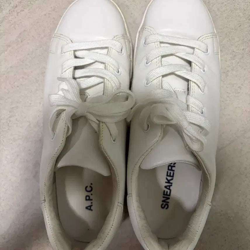 [BUNJANG] A.P.C. White Sneakers (Size 38/245) / A.P.C. 아페쎄 화이트 스니커즈 245 38사이즈