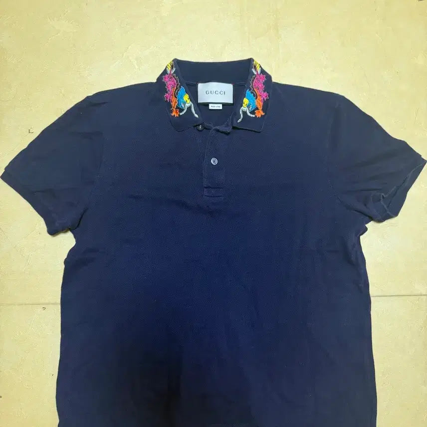 [BUNJANG] Gucci Dragon Embroidered Collar Short-Sleeve T-Shirt / GUCCI 구찌 드래곤 PK 자수 카라 반팔 티셔츠 100L