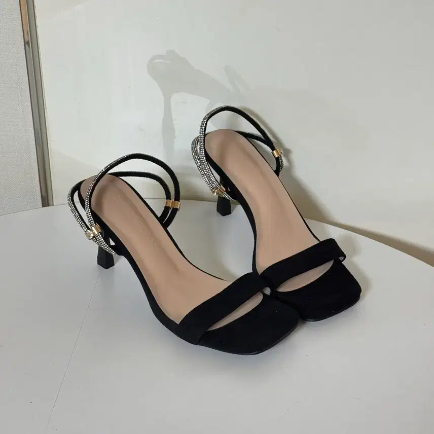 [BUNJANG] 7cm Black Suede Tuvic Strap Heel Sandals - Size 220 / @새상품 220사이즈 7cm 블랙 스웨이드 튜빅 스트랩 힐 샌들