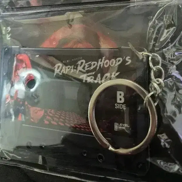 [BUNJANG] Goddess of Victory: Nikke Rapi Cassette Keychain Lenticular Set / 승리의 여신 니케 라피  카세트 키링 팝니다.