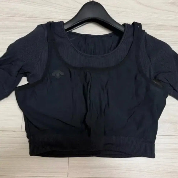 [BUNJANG] Descente Women's Sport Crop Top M Black / 데상트 여성 스포츠 크롭탑 M 블랙
