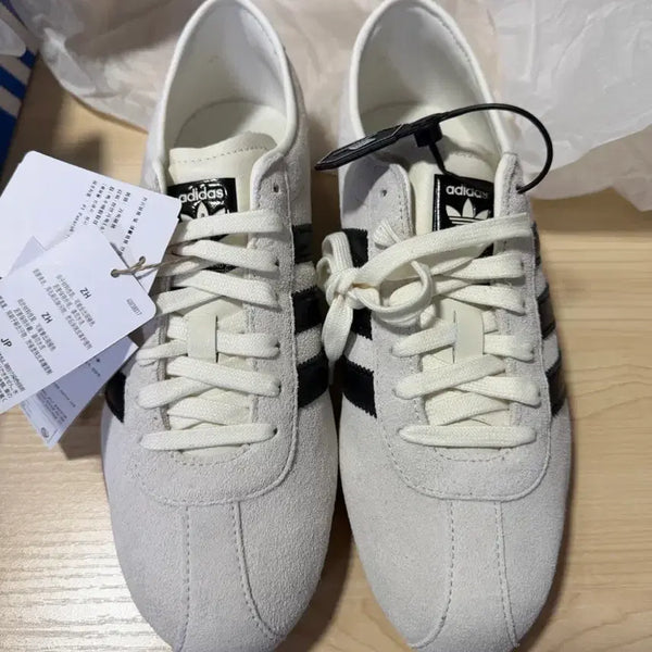 [BUNJANG] Adidas Tokyo Off-White Core Black / 아디다스 도쿄 오프 화이트 코어 블랙 양도 판매