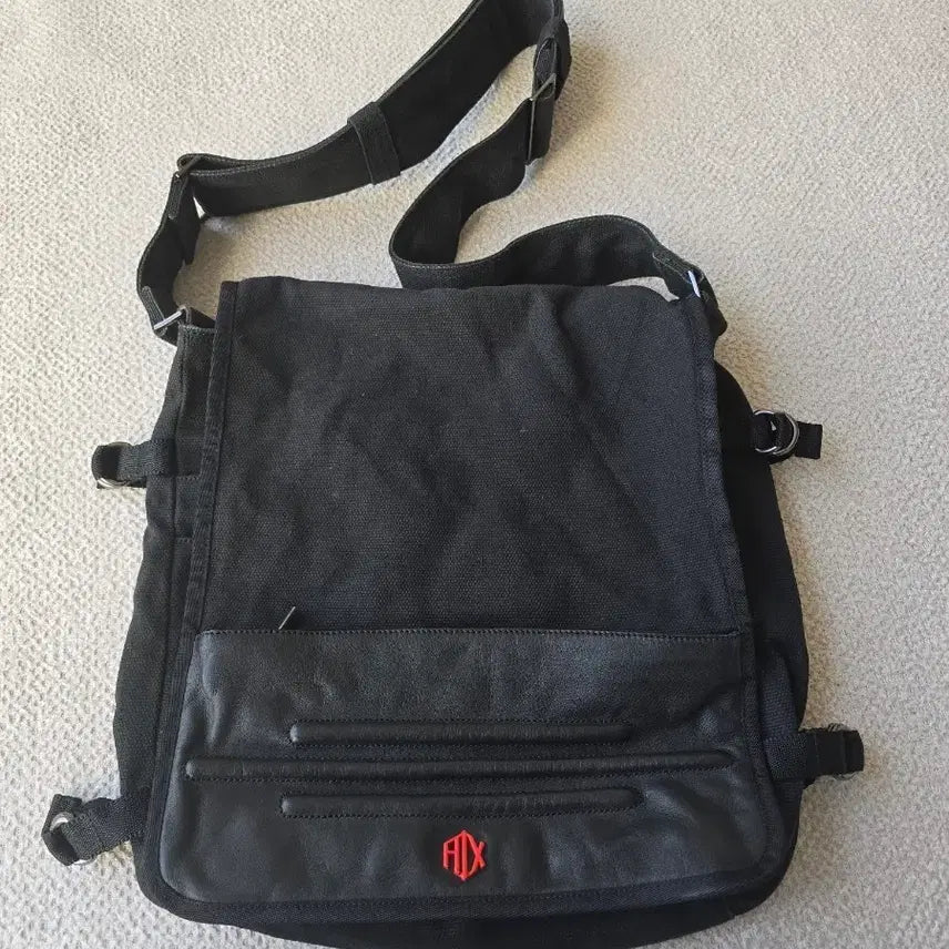 [BUNJANG] Armani Exchange Black Messenger Bag / Armani Exchange 알미니 블랙 메신저백