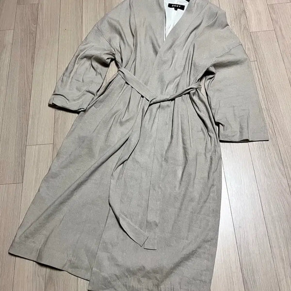 [BUNJANG] DKNY Linen Collarless Long Trench Coat Robe Cardigan Beige / DKNY 린넨 노카라 바바리 롱 트렌치코트 로브 가디건 베이지 간절기