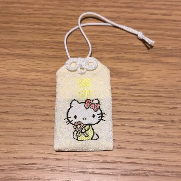 [BUNJANG] Sanrio Hello Kitty Omamori Charm / 일본 오사카 산리오 헬로키티 오마모리 부적