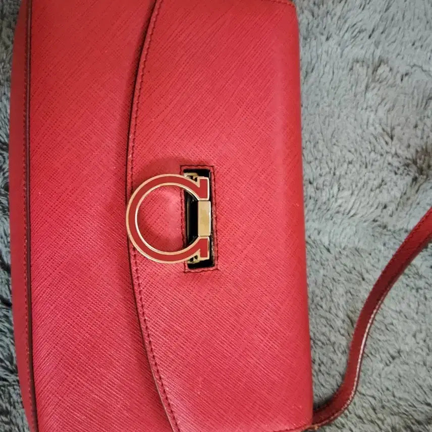 [BUNJANG] Salvatore Ferragamo Gancini Flap Shoulder Bag Red Leather / 페라가모 레드 간치니 플랩백