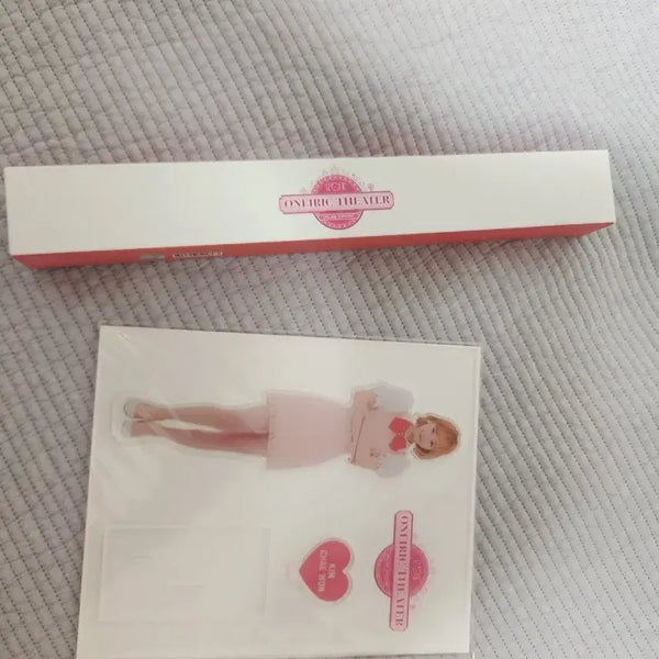 [BUNJANG] IZ*ONE Kim Chaewon ONEIRIC THEATER Bundle Set / 아이즈원 izone 김채원 chaewon 콘서트 굿즈 일괄
