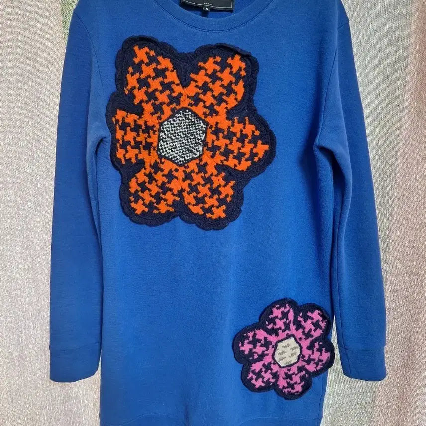 [BUNJANG] Michael Lablue Flower Embroidery Sweatshirt / 마이클라블러거 불루 풀라워자수 맨투맨티셔츠
