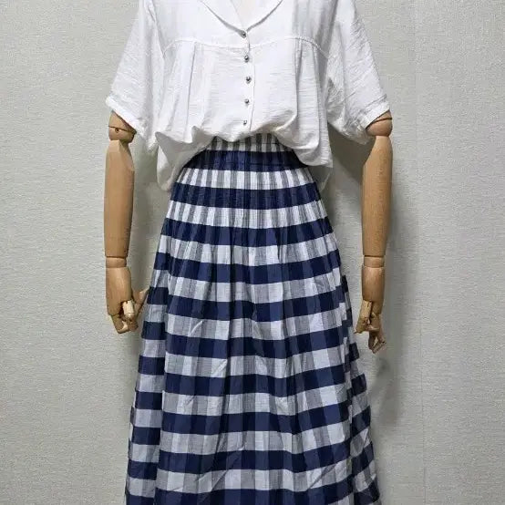[BUNJANG] White Blouse & Blue Check Long Skirt Set-up / 화이트블라우스&스커트 셋업