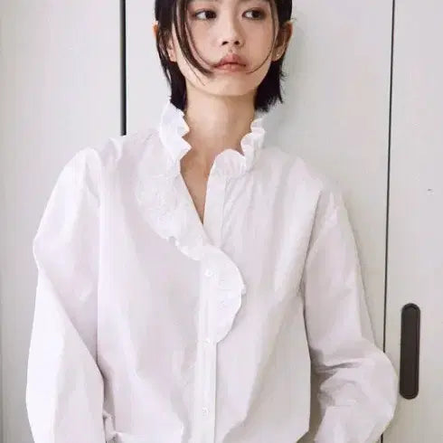 [BUNJANG] The Libreria Of White Cotton Frilled Shirt / 더라이브러리오브 White cotton frilled shirt