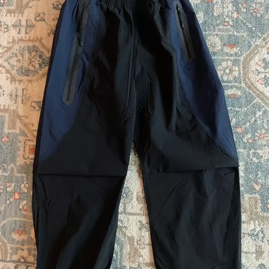 [BUNJANG] Nike Tech Dri-FIT Woven Color Block Oversized Black Pants / 나이키 테크 드라이핏 우븐 컬러 블록 오버사이즈 블랙 팬츠 (새제품. X