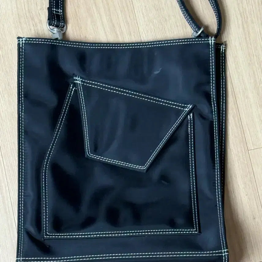 [BUNJANG] HA ARCHIVE Stitch Cross Bag / 하 아카이브 스티치 크로스백