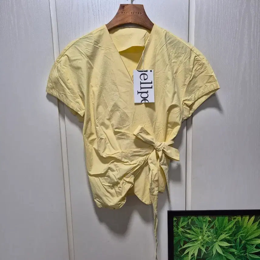 [BUNJANG] Jellpe Yellow Wrap Blouse / (세일)(새상품)jellpe 옐로우 랩 블라우스