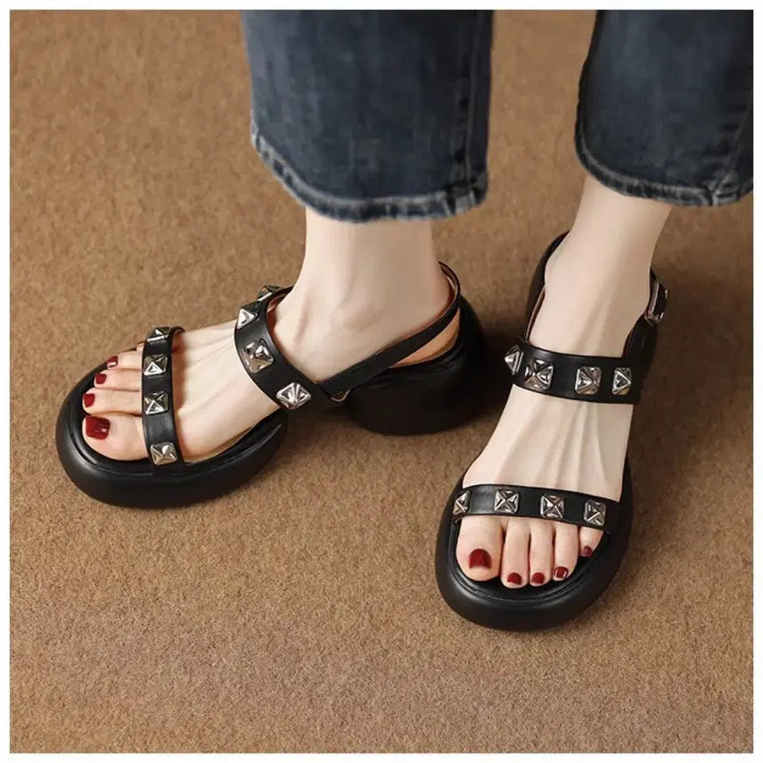 [BUNJANG] Stud Embellished Platform Sandals - Black / 225 스터드 장식 블랙 통굽 샌들 키높이 샌들