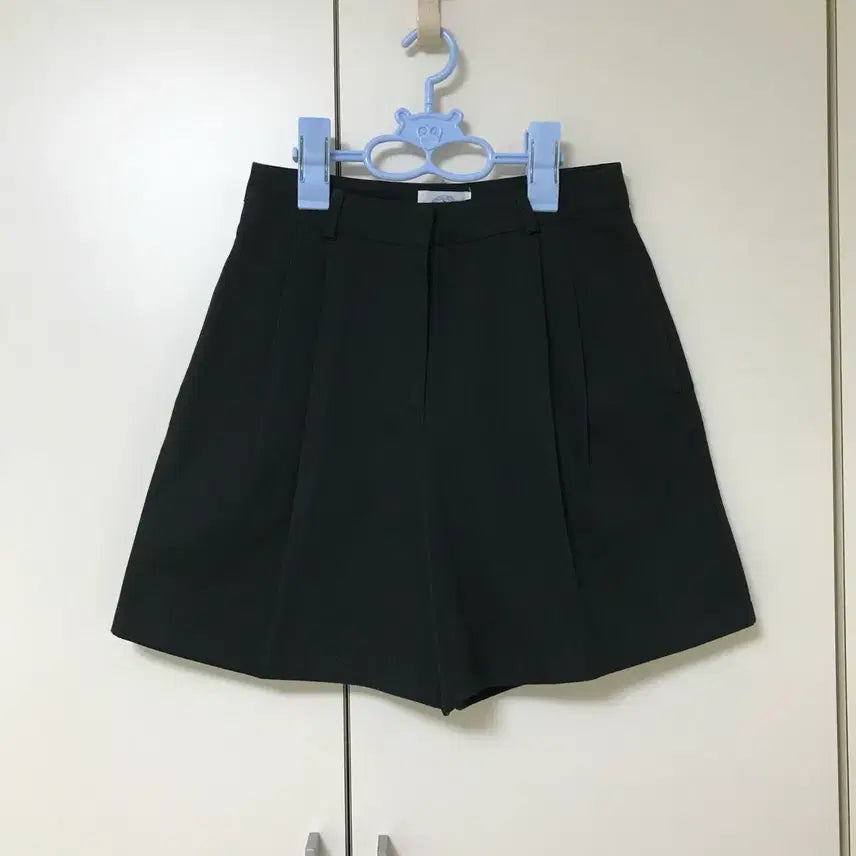 [BUNJANG] FEVER Black Cotton Twill Half Shorts / 새) FEVER 블랙 탄탄 하프 쇼츠 반바지
