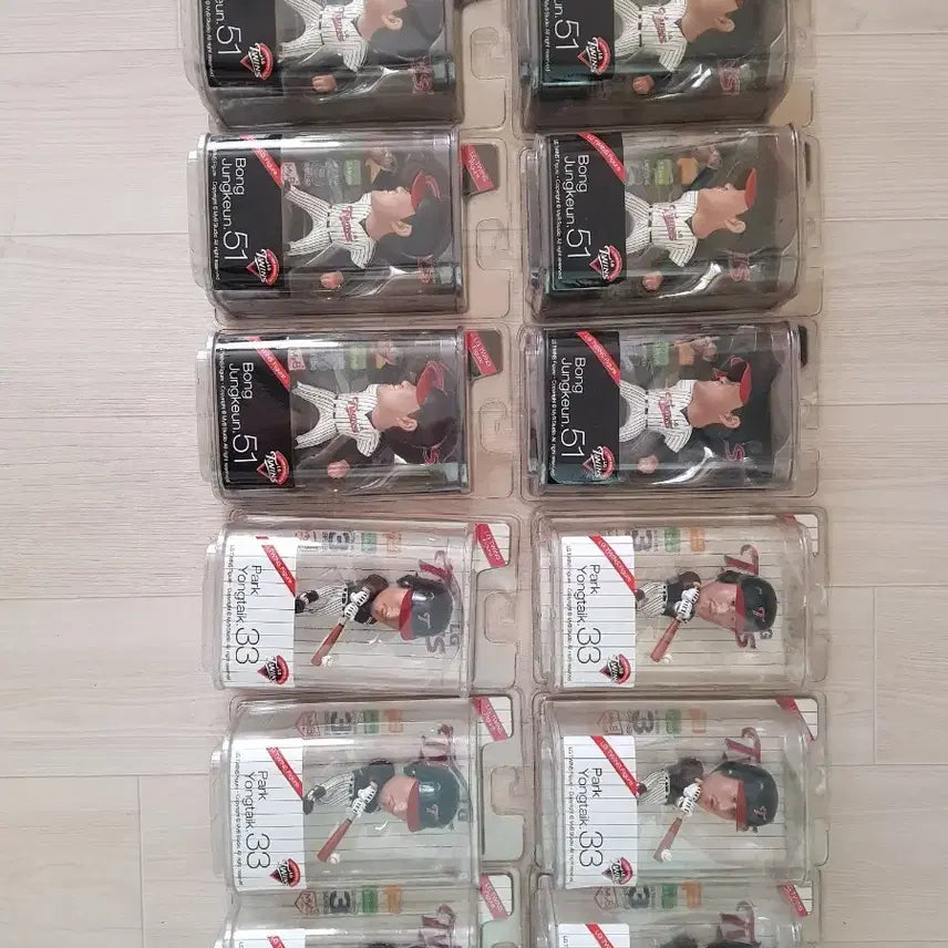 [BUNJANG] LG Twins Park Yong-taik & Bong Jung-keun Baseball Figurines Limited Edition Set / 무료배송 새상품 박용택 봉중근 야구 피규어 LG트윈스 한정판 수집품