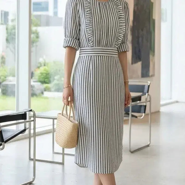 [BUNJANG] Black Merci Striped Frill Slim Fit Midi Dress / 블랙메르시 스트라이프 셔링 H라인 린넨 원피스 국내제작