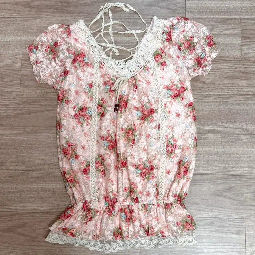 [BUNJANG] Lizlisa Floral Lace Blouse Top / 리즈리사 플로럴 레이스 블라우스 탑 히메갸루 라떼갸루 오네갸루