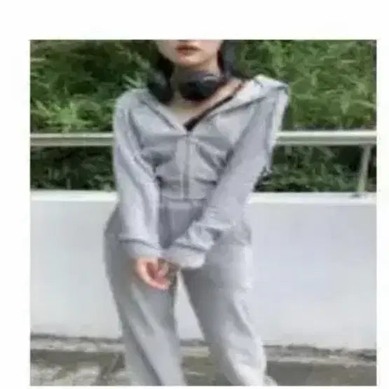 [BUNJANG] Acubi Club Cropped Hoodie Zip-Up / 아쿠비 클럽 크롭 후드집업