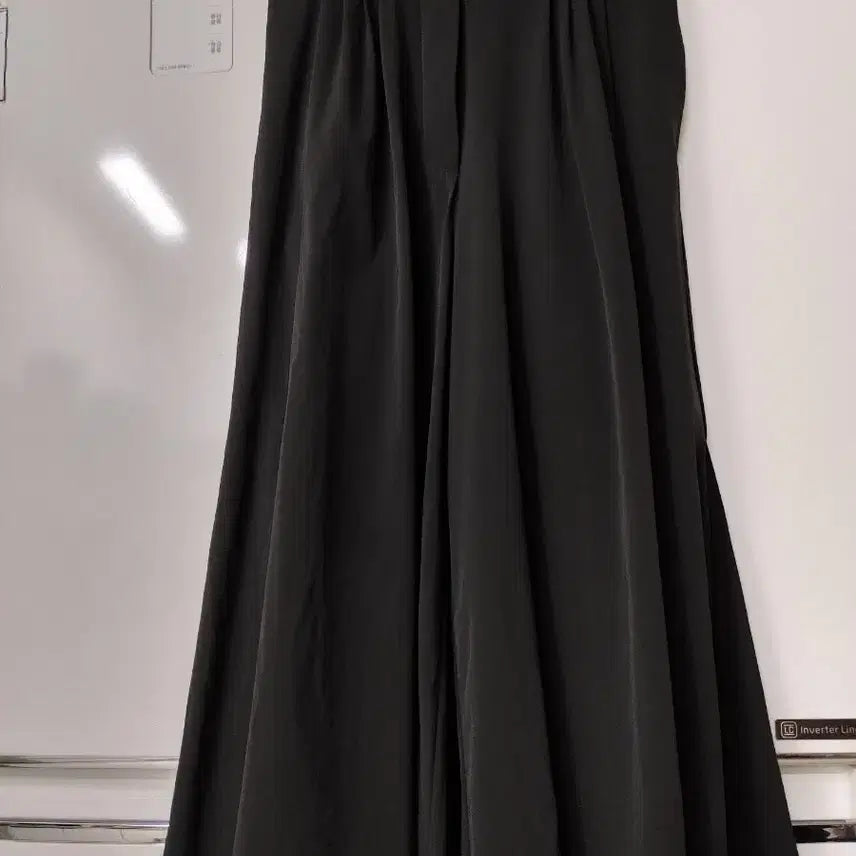 [BUNJANG] Black Wide Pintuck Slacks / 블랙 와이드 핀턱 팬츠