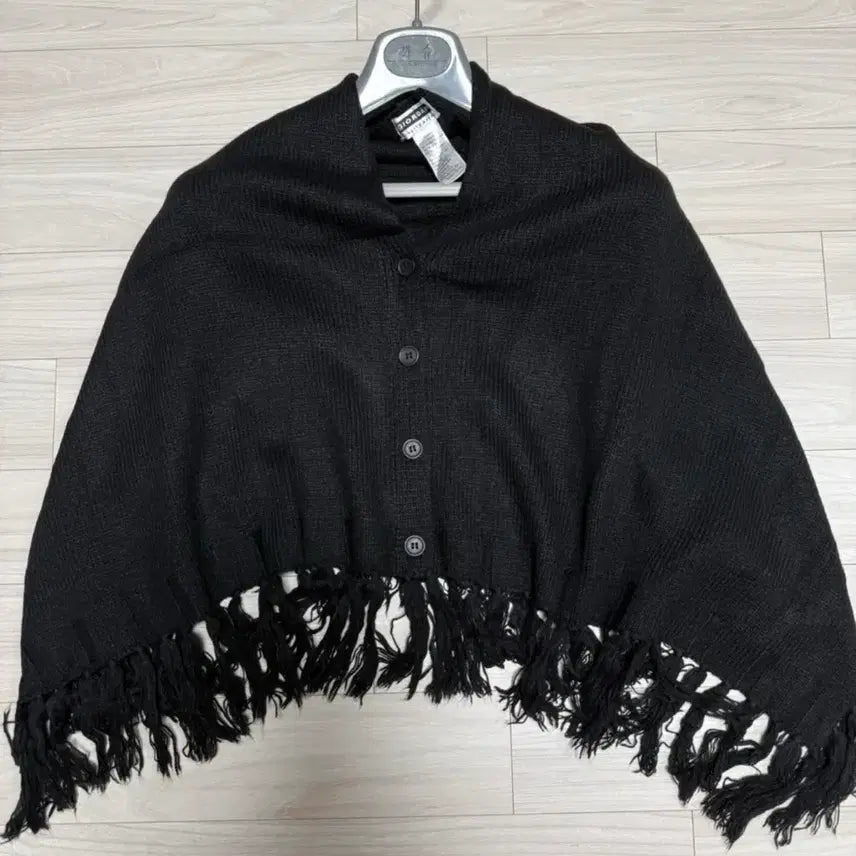 [BUNJANG] Giordano Black Fringe Poncho / 지오다노 블랙 프린지 판초