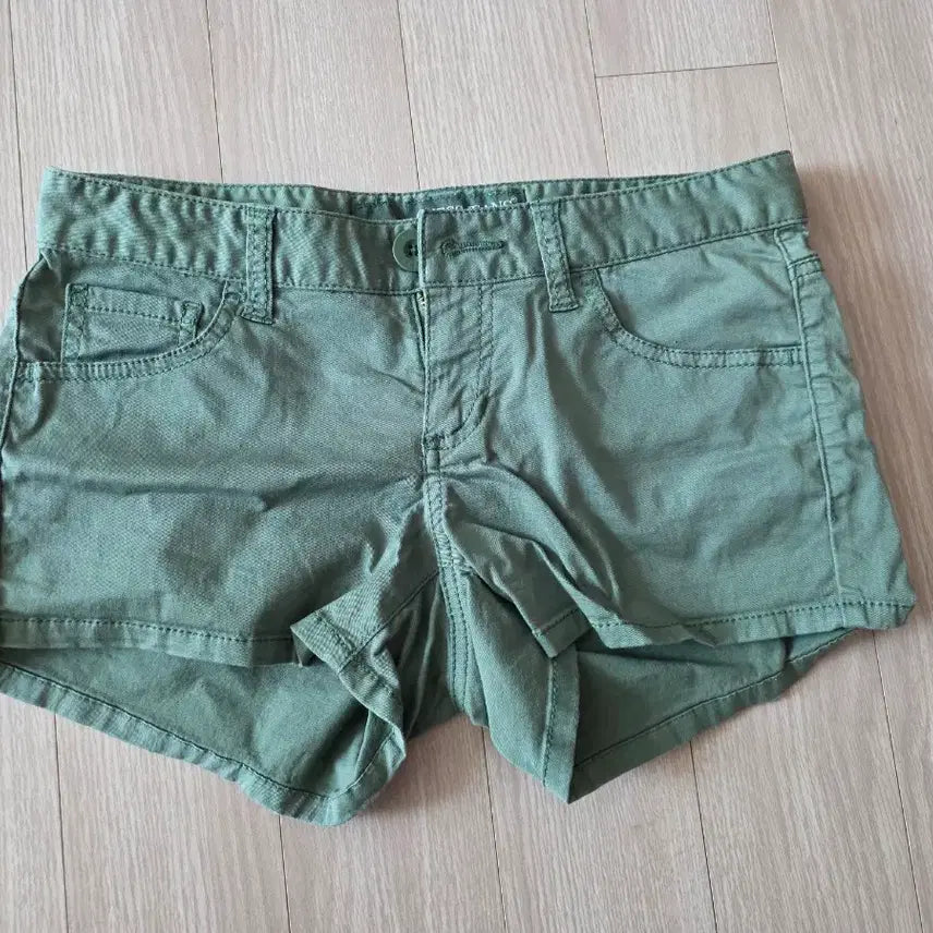 [BUNJANG] Guess Khaki Denim Hot Shorts Size 24 / 게스 핫팬츠