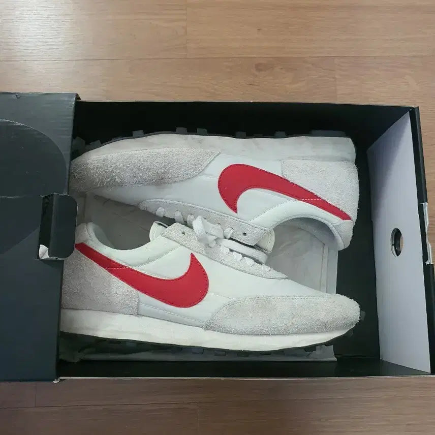 [BUNJANG] Nike Daybreak SP White University Red Shoes / 나이키 데이브레이크 sp 흰빨 화이트 유니버시티 레드 270~275