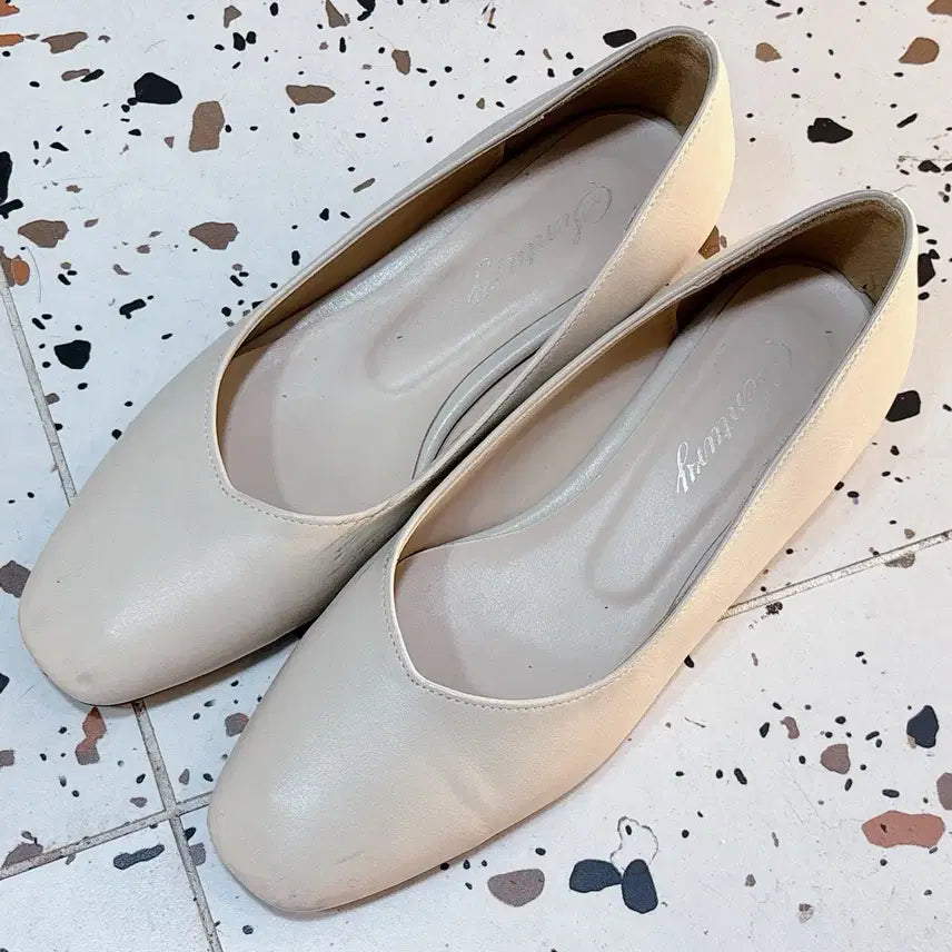 [BUNJANG] Ivory Flats Shoes / 아이보리색 단화 플랫슈즈 구두