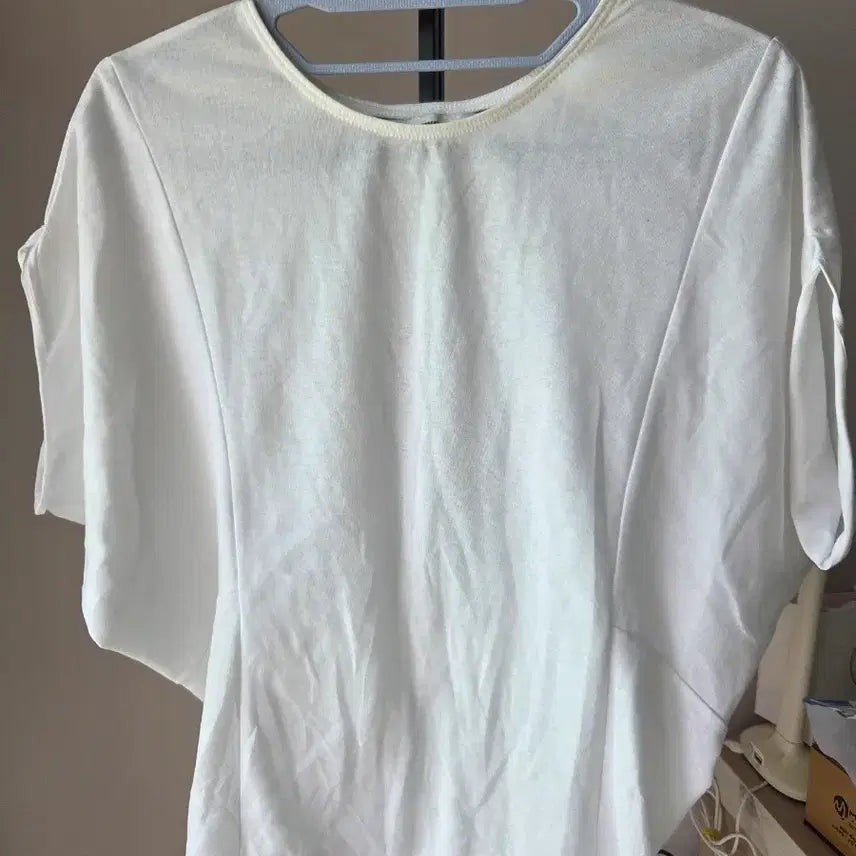 [BUNJANG] White Round Neck T-Shirt / 화이트 반팔 티셔츠