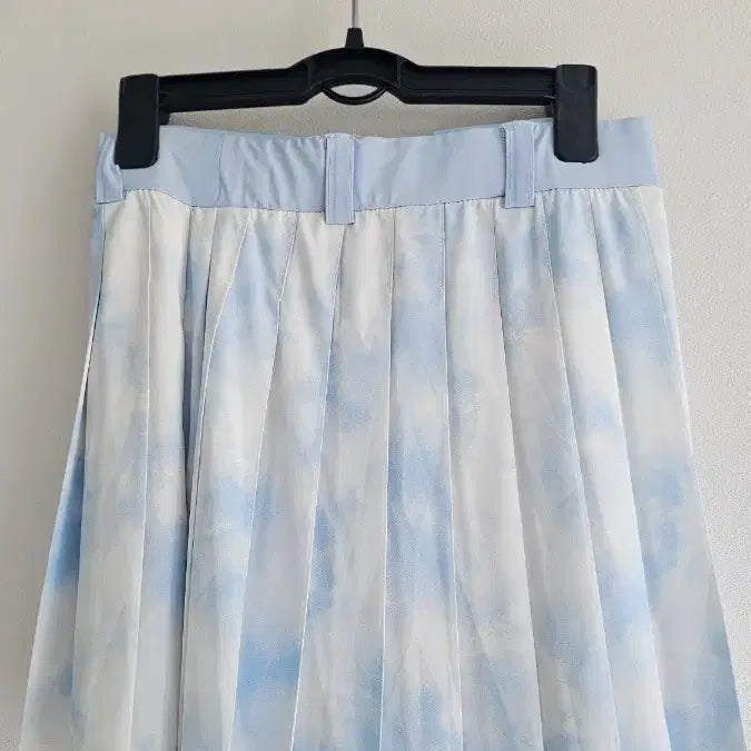 [BUNJANG] Sky Blue Cloud Print Pleated Skirt (Small) / (새옷) 하늘색 구름 프린팅 플리츠 스커트 s
