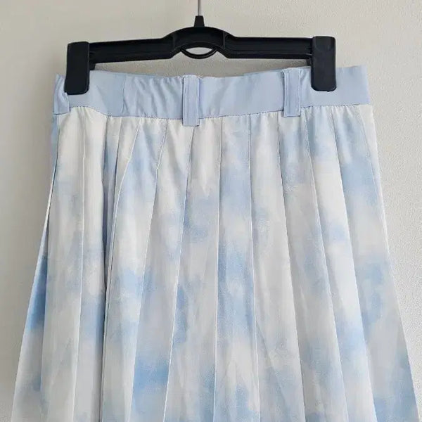 [BUNJANG] Sky Blue Cloud Print Pleated Skirt (Small) / (새옷) 하늘색 구름 프린팅 플리츠 스커트 s